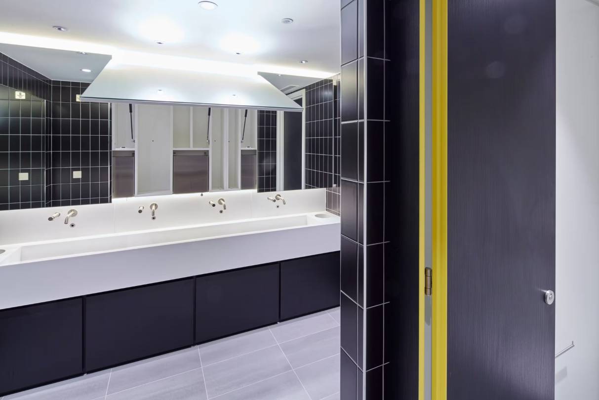 Xeista Cask Vanity