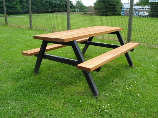 Ploughman Picnic Benches and Table