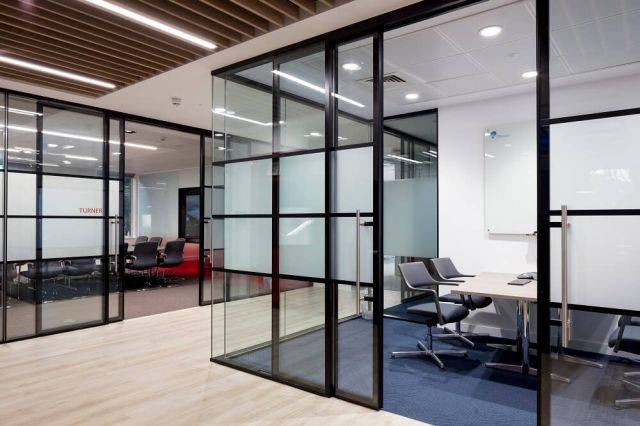 Komfort Sonik Slide Door