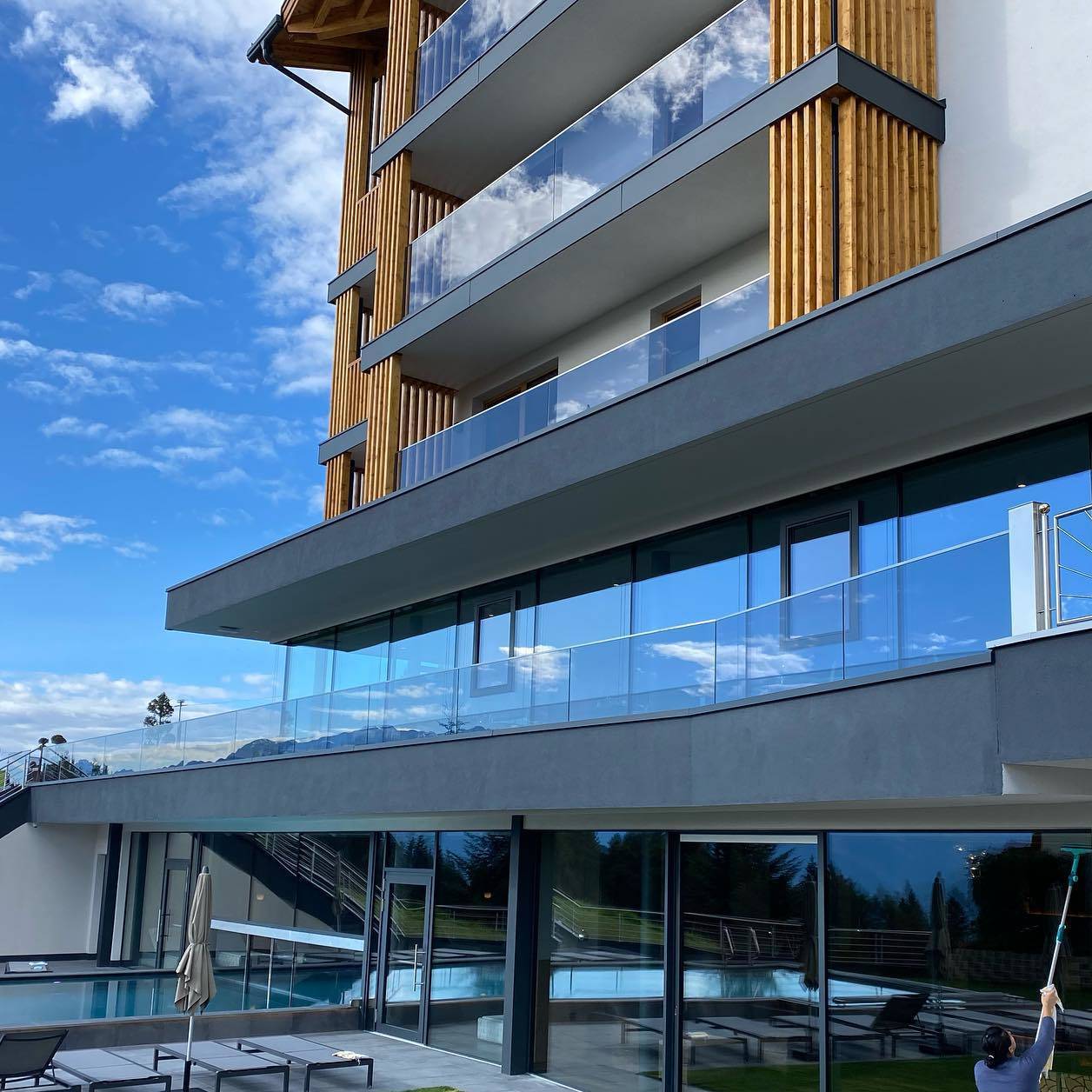MMA Frameless Glass Balustrade System