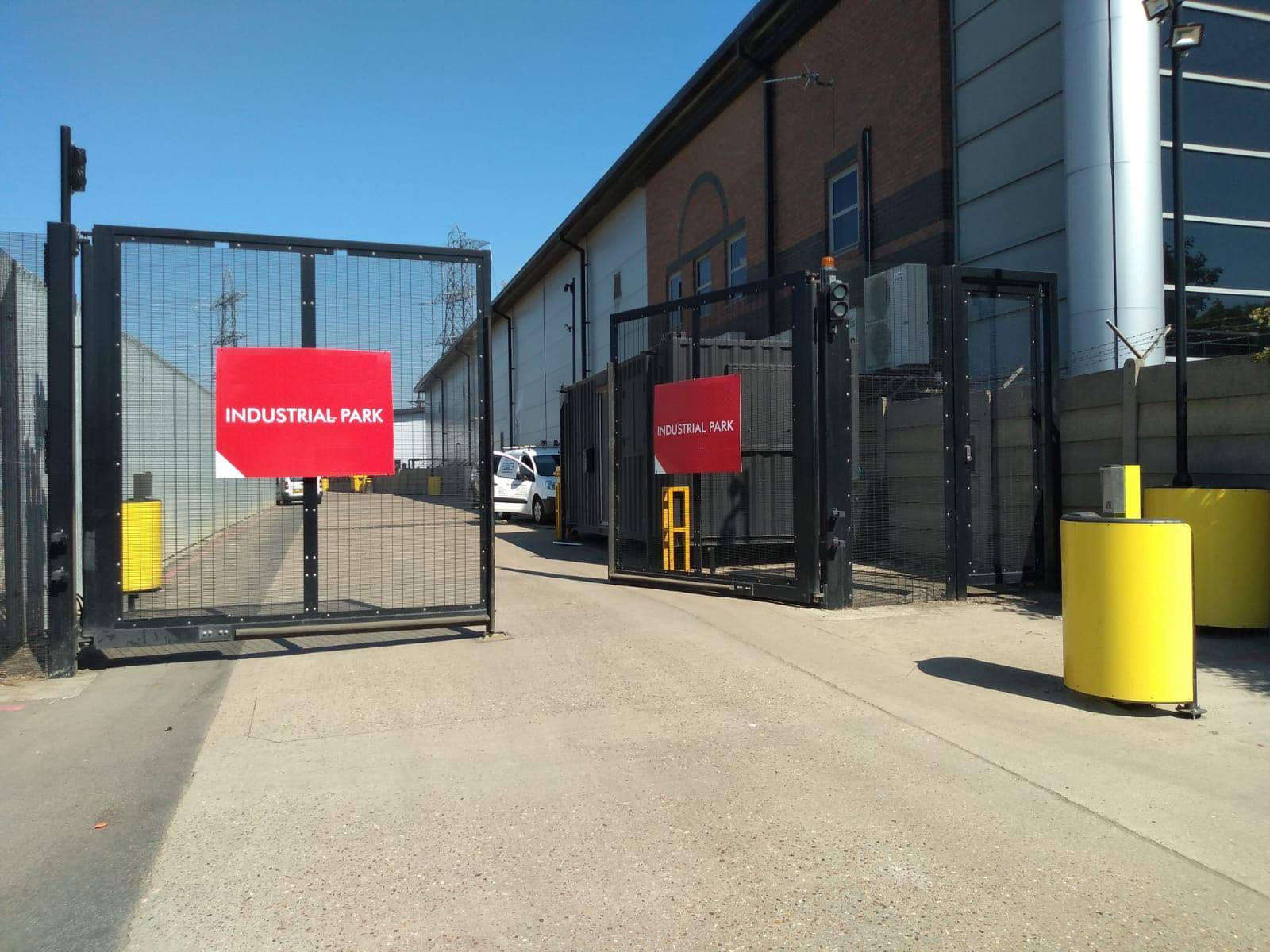 Hinged/ Swing Automatic Vehicle Gates  - Hinged/Swing Automatic Vehicle Gate