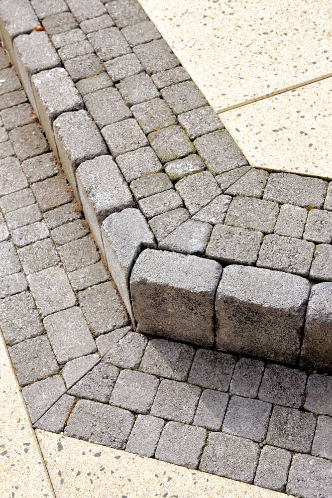 Mile Stone Walling / Kerbs - Decorative Kerb and Walling