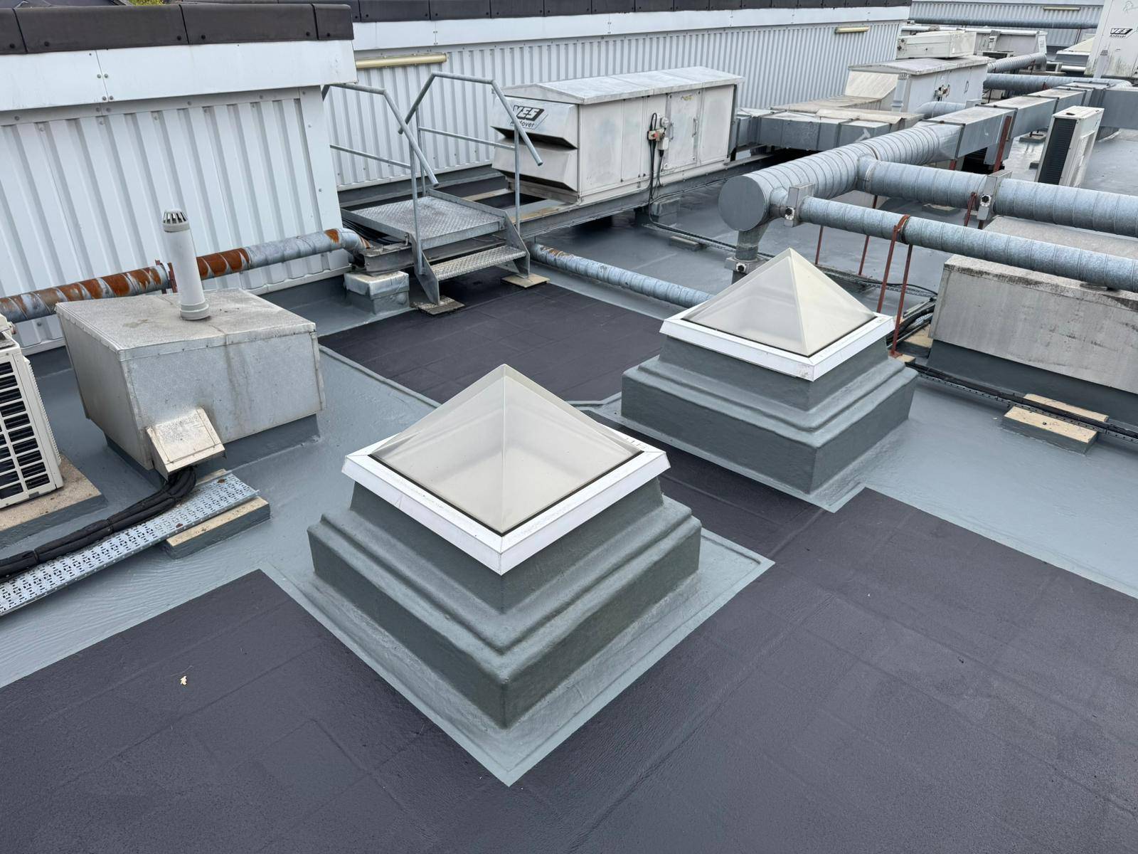 RapidRoof Pro - PMMA Cold Applied Liquid Waterproofing Roof System - Cold liquid applied PMMA system