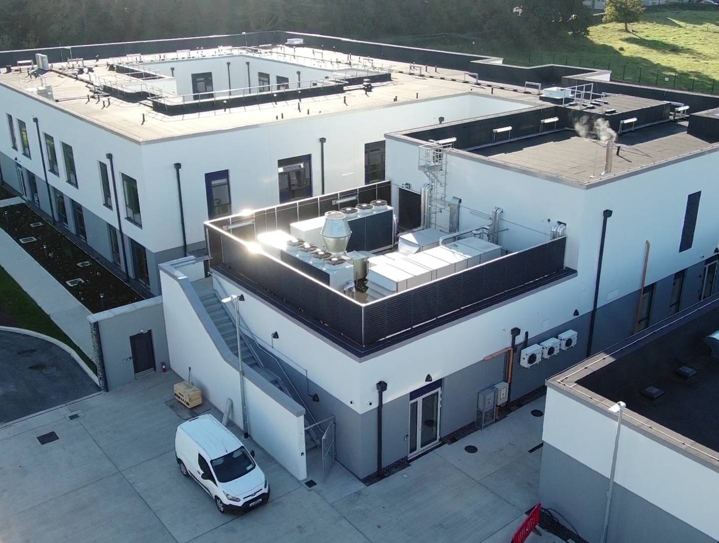 Parascreen - Parapet Fixed Screen System