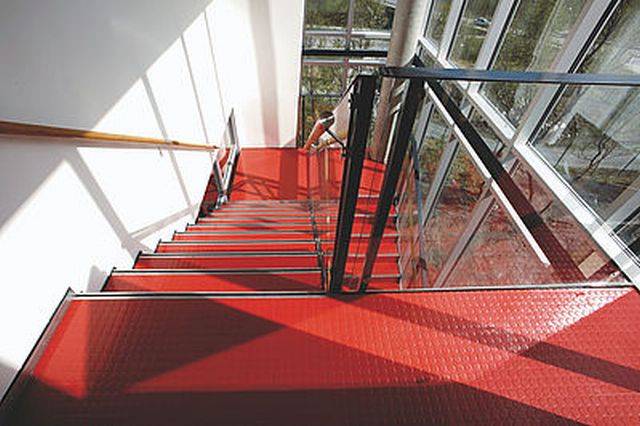 SaarFloor Noppe Stud Tiles - Rubber Tiles