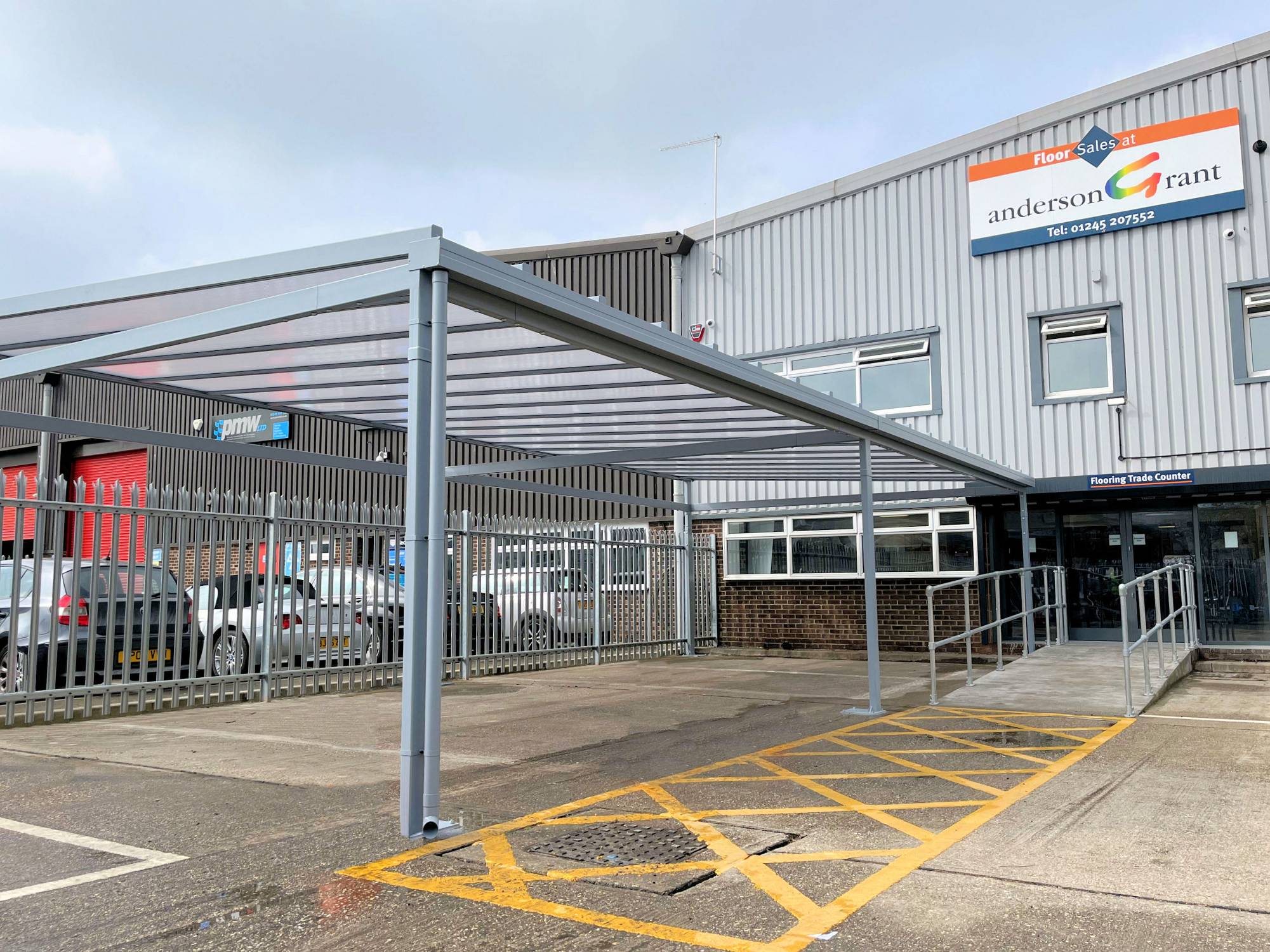 Grange Senior - Free-standing Canopy