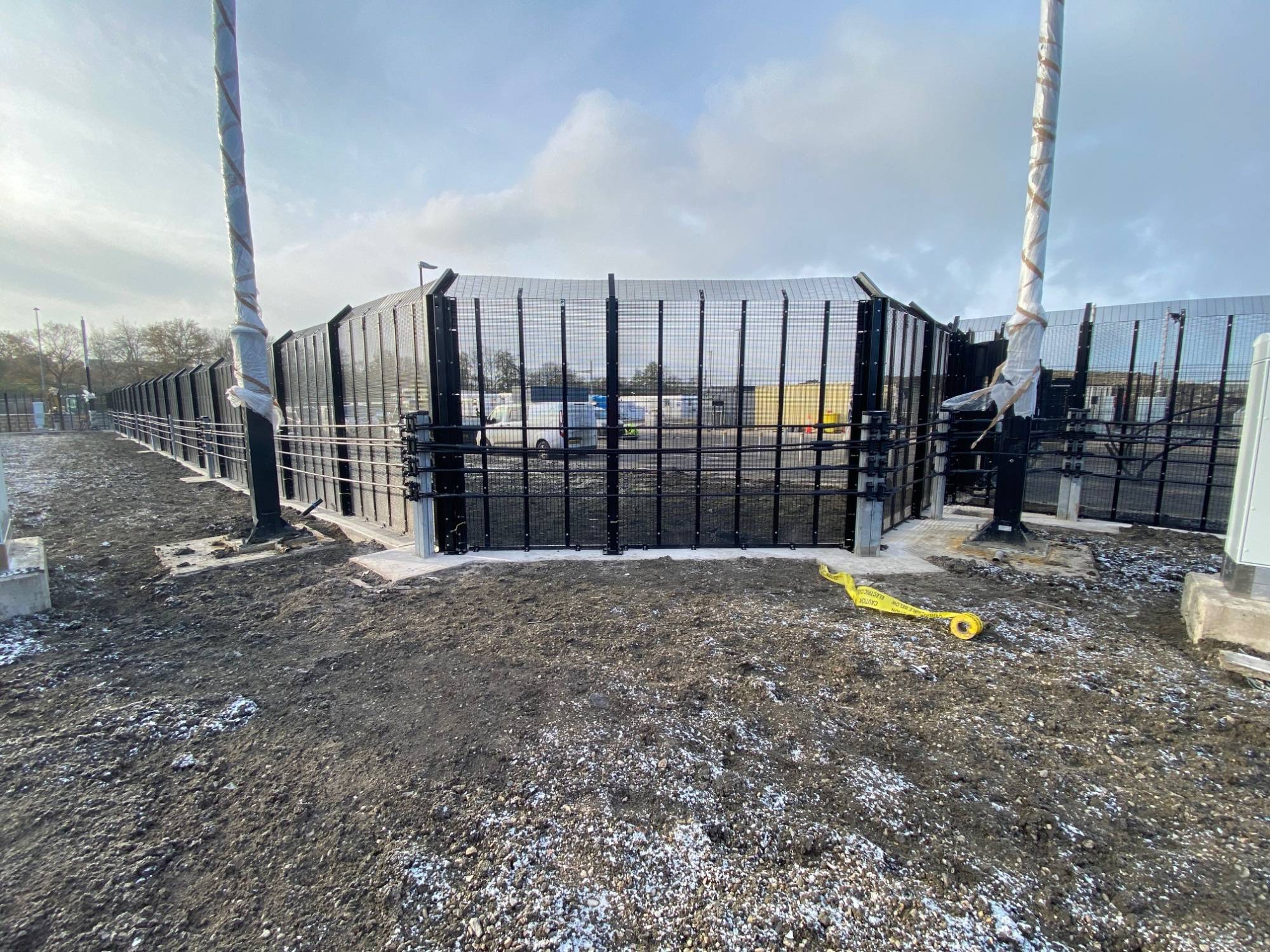 Safetyflex Springline 50 crash tested fenceline system