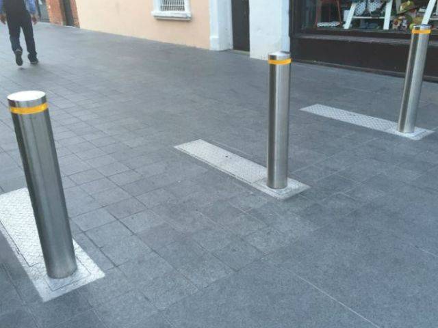 Coffin Bollard