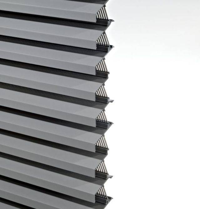 DucoWall Solid W30Z - Aluminium Continuous Louvre Wall