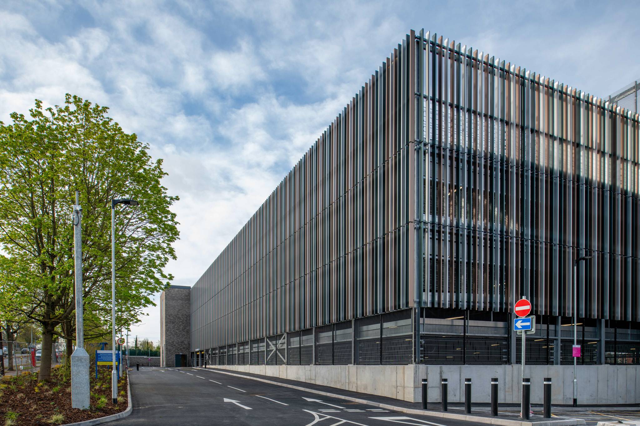Architectural Fin Façade System | Rectangular | Vector®
