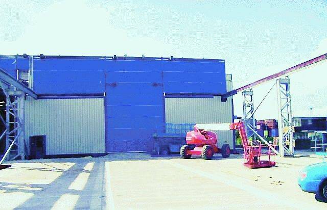 Megadoor Crane Vertical Fabric Folding Door