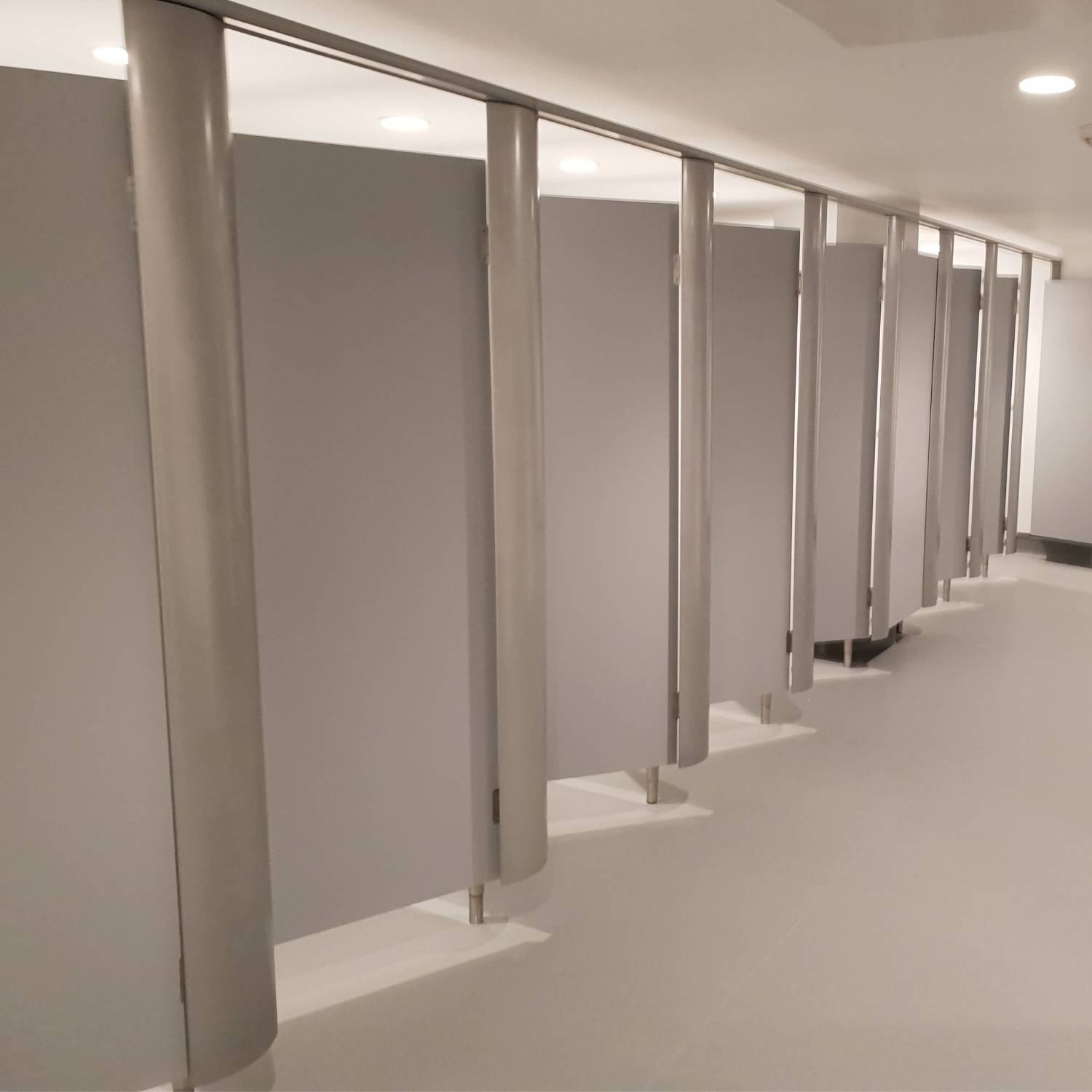 Curve Toilet Cubicles