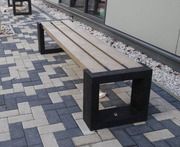 Matrix 04 recycled plastic straight bench