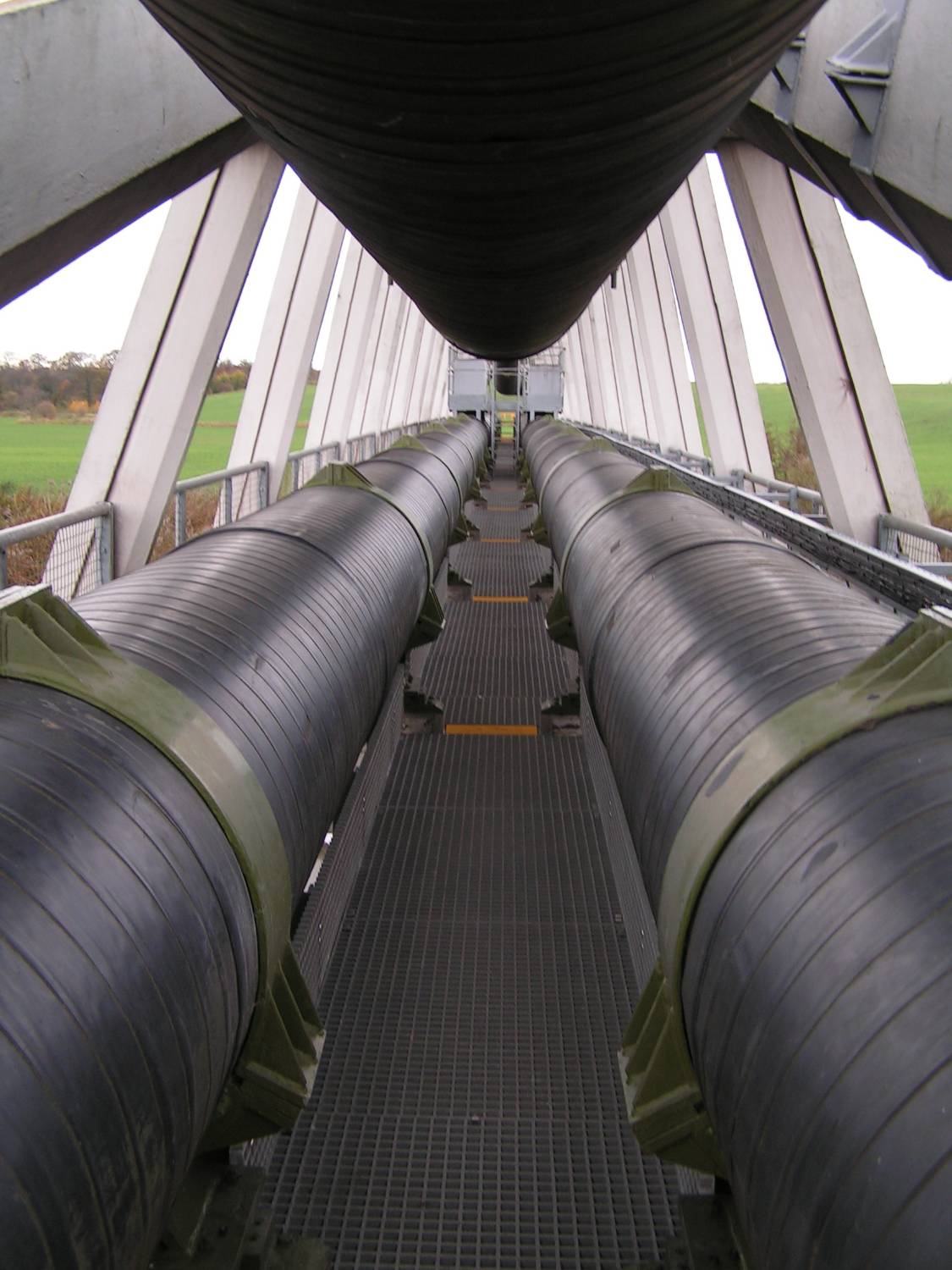 Preston Pipe Bridge - Access Solution | Fibergrate Composite Structures ...