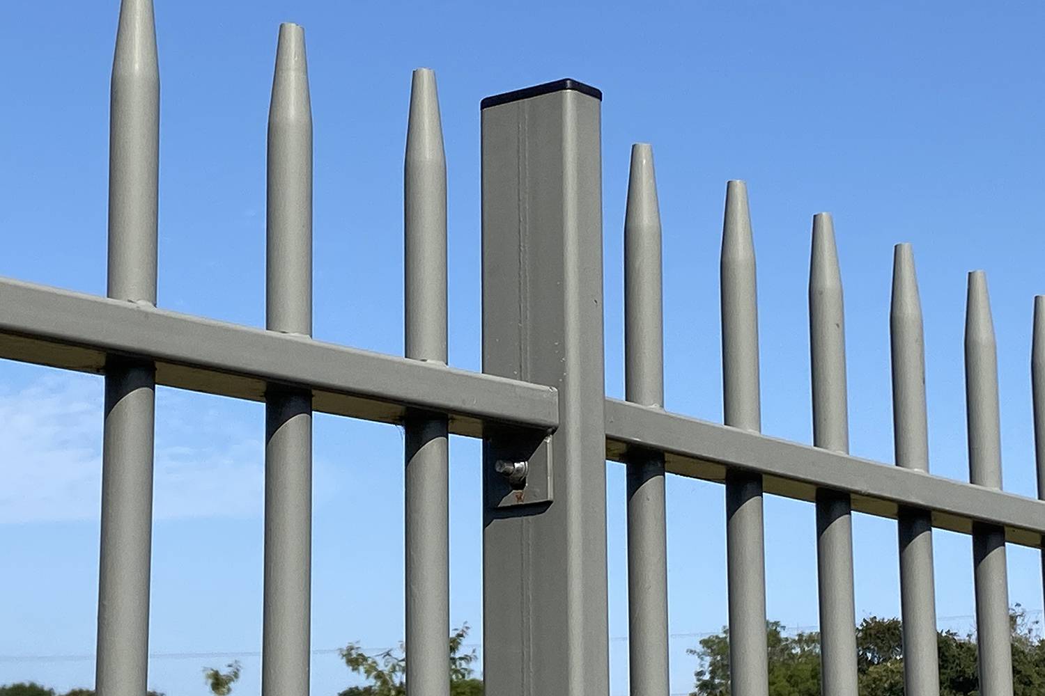 Siena and Siena Sport Railings - Steel tubular conified boundary railing 