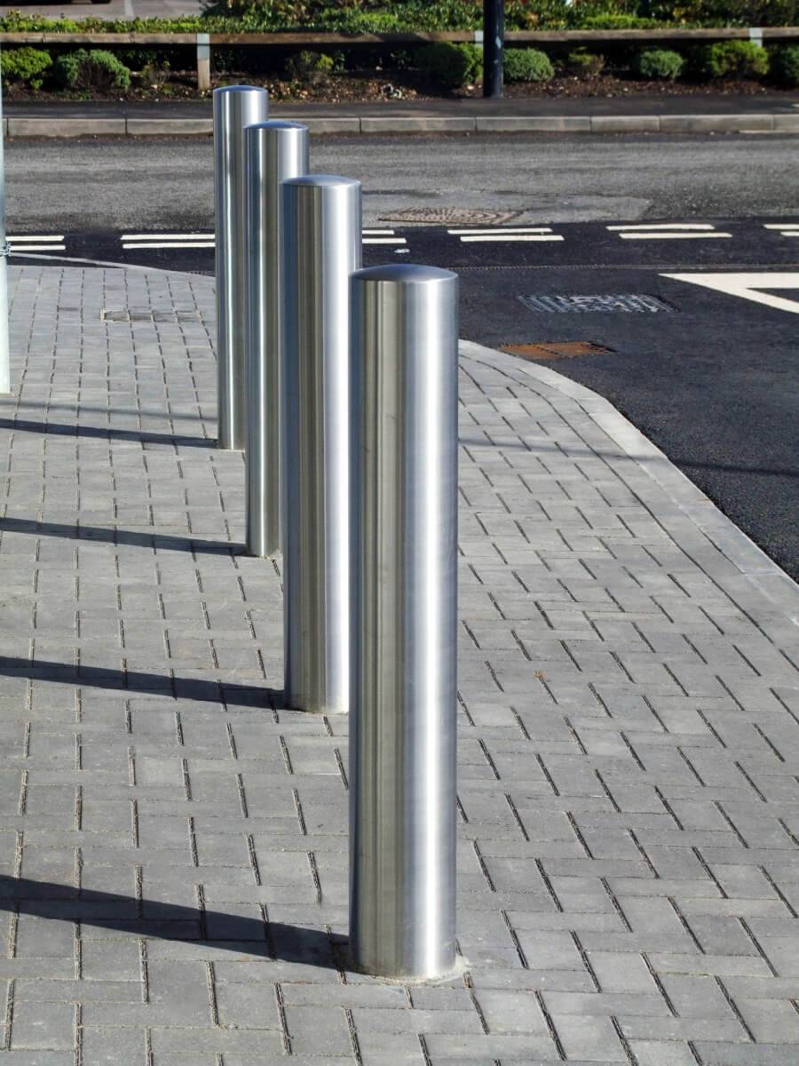 Fossa Bollard