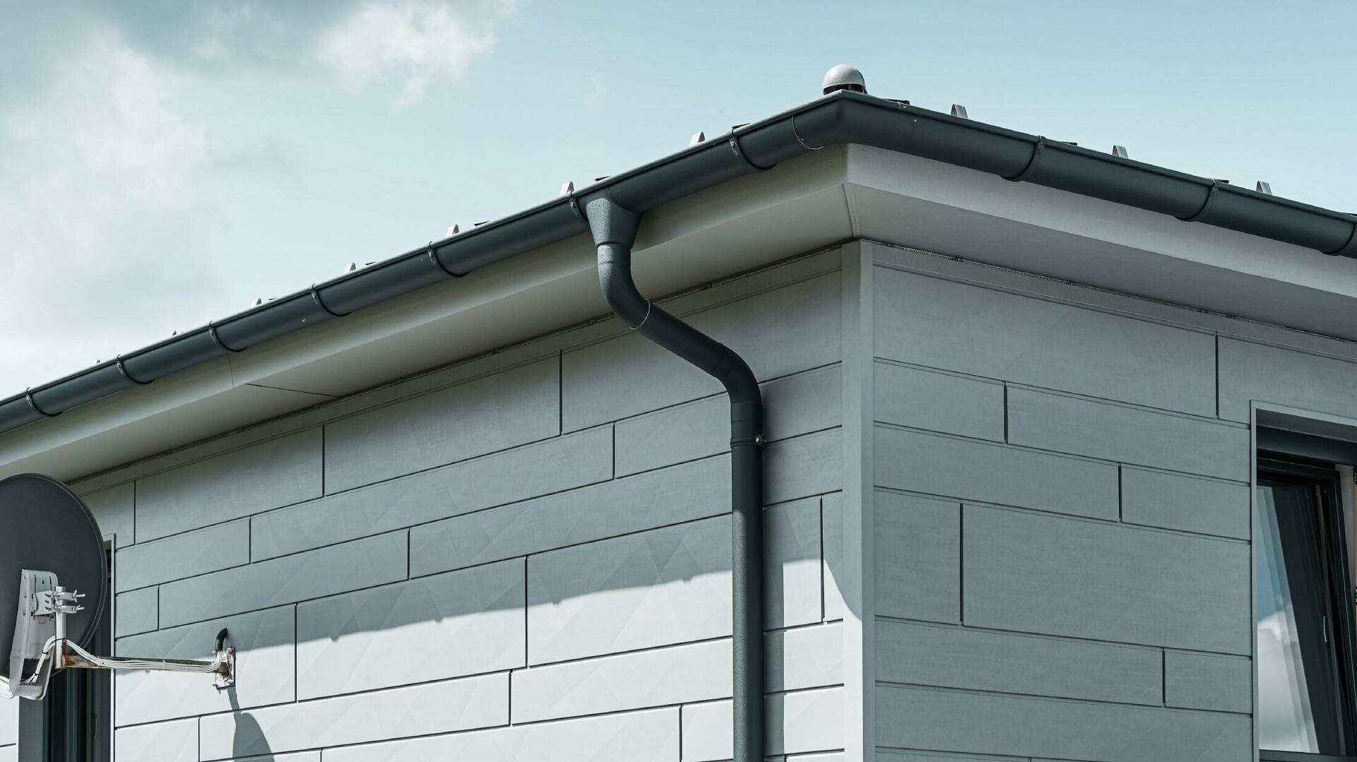 Aluminum Half Round Gutter.