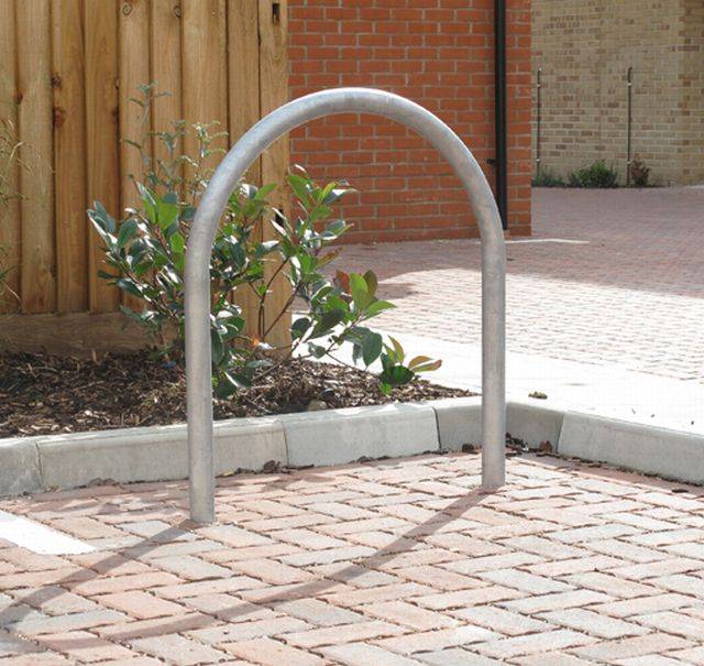 District Carbon Steel Cycle Stand