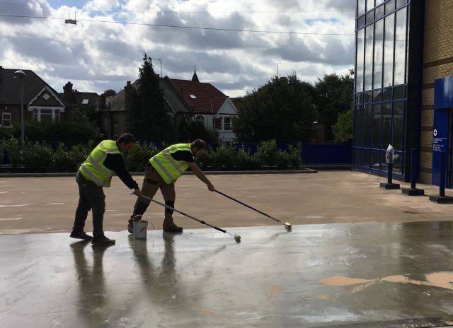 Damp Tolerable, Vapour Barrier and Primer for Porous Surfaces - Newton Epoxy Primer - Damp Tolerable for Porous Surfaces