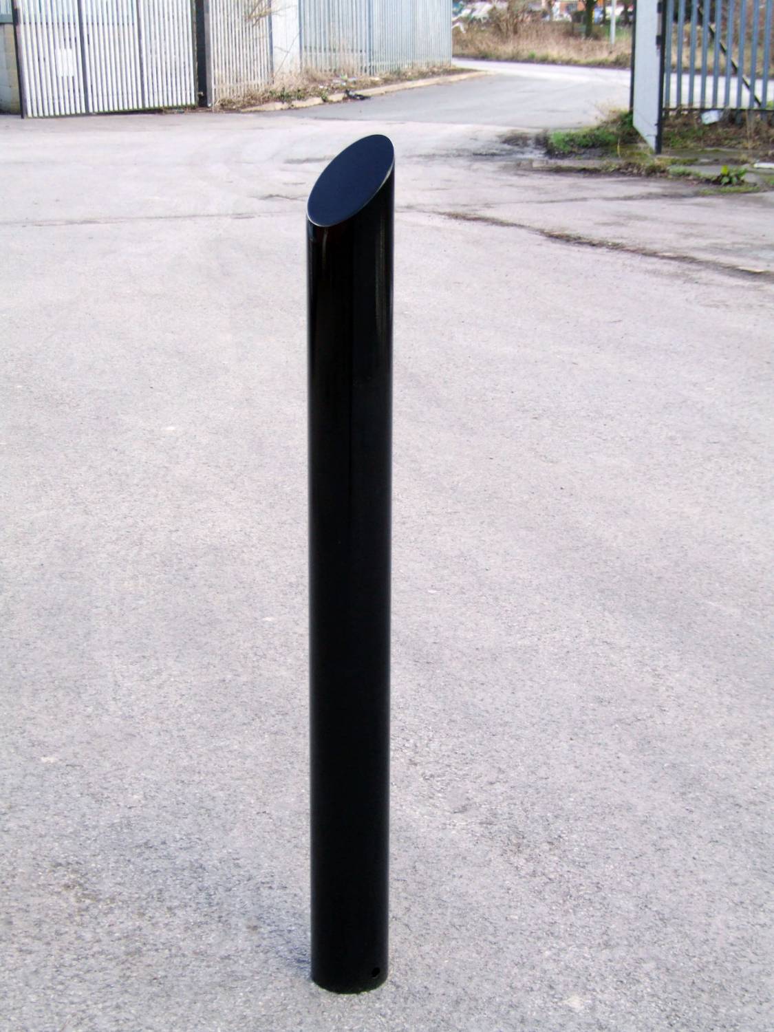 Lacuna Bollard