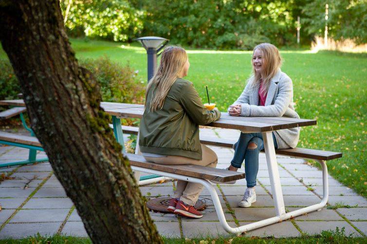 Berg Picnic Table