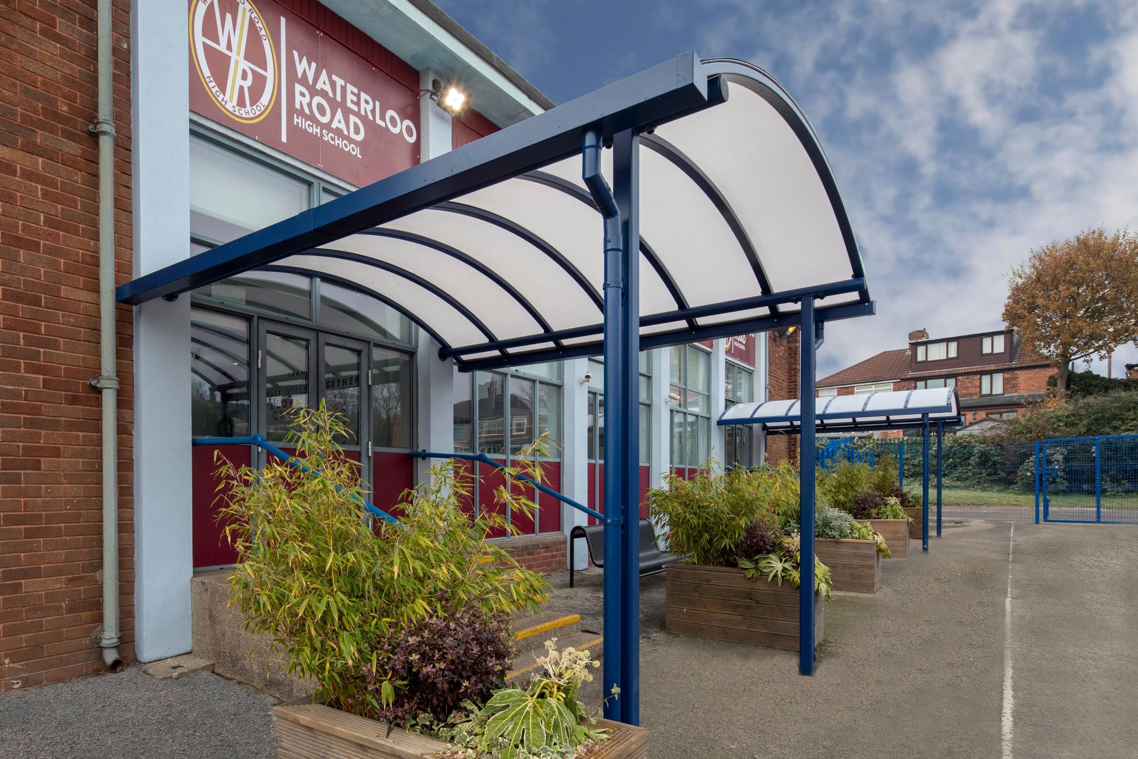 Motiva Entro™ - Curved Roof Polycarbonate Canopy - Entrance Canopy