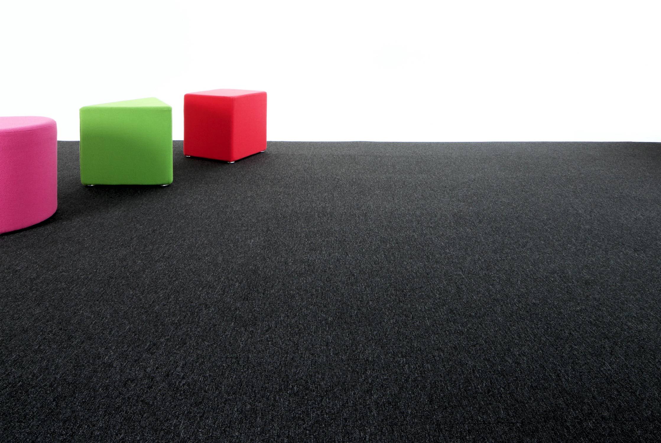 Macaw - Pile carpet tile