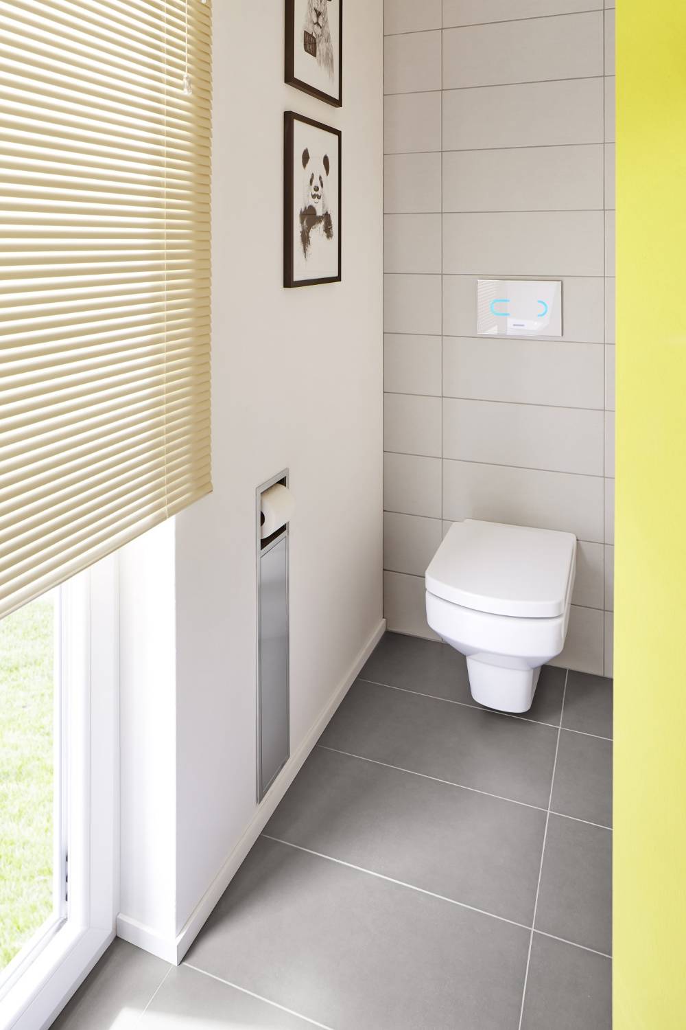 Brush Holder and Paperholder - Toilet roll holder
