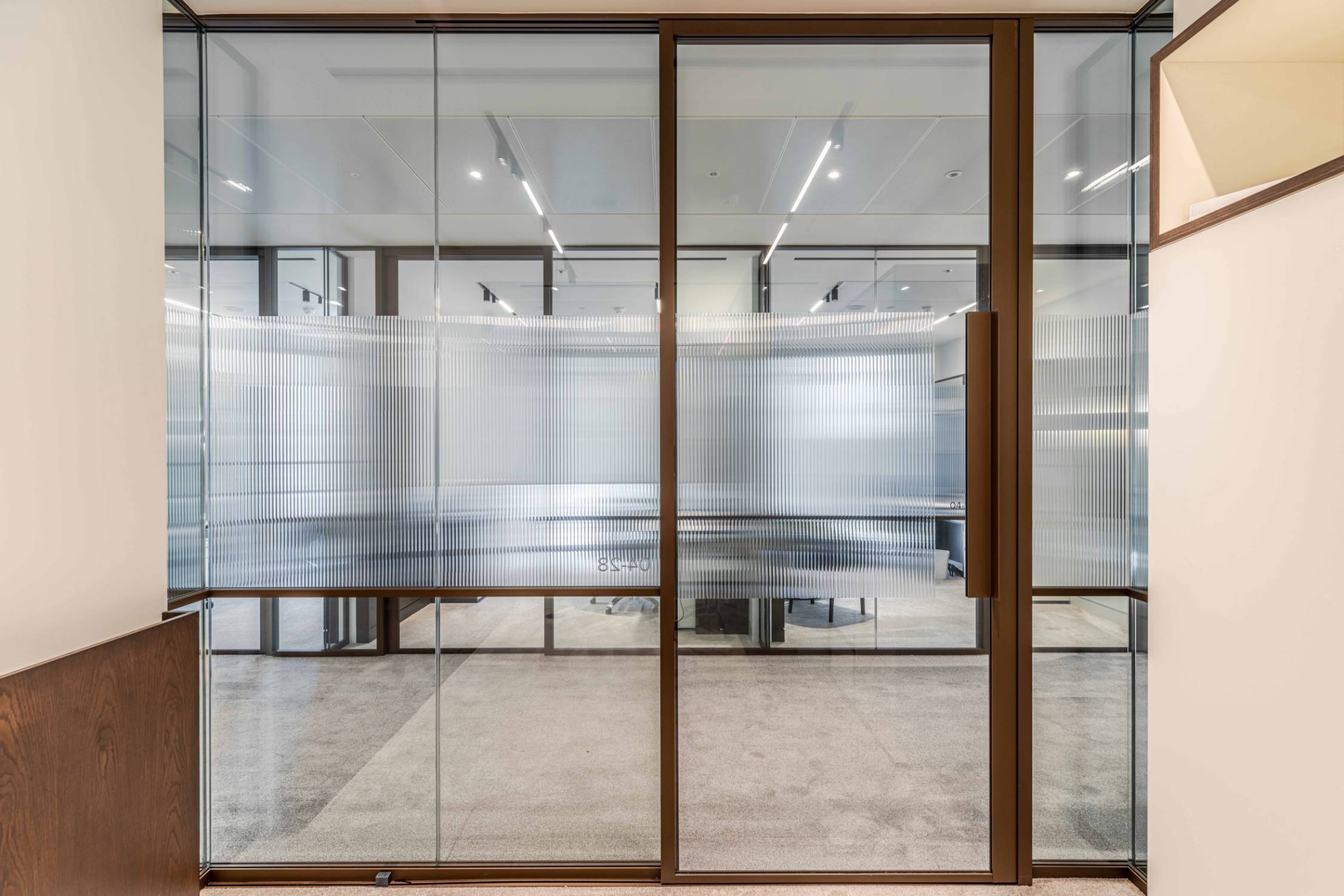 Radii | Parallel 84 | 84mm Relocatable Acoustic Frameless Double Glazed Partition Glass Partition Panel System With Sliding Glazed Door