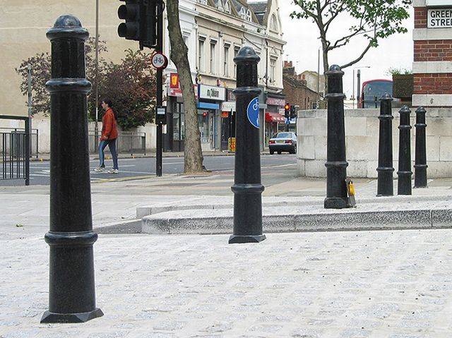 Trafalgar Cast Iron Bollard