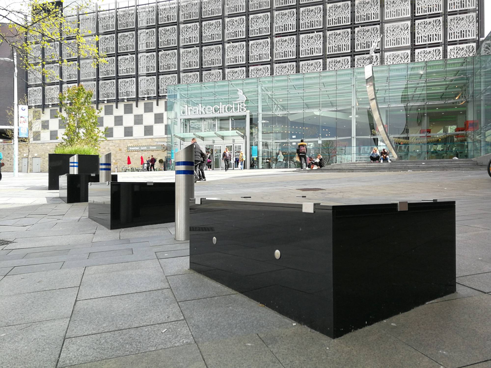 pas-68-counter-terror-concrete-block-bespoke-finishes-vehicle