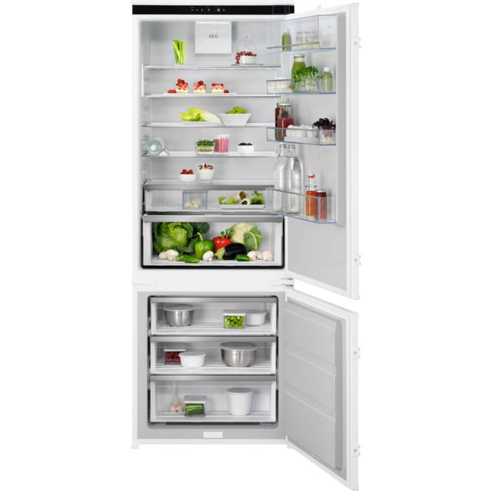 AEG GREENZONE INTEGRATED FRIDGE FREEZER