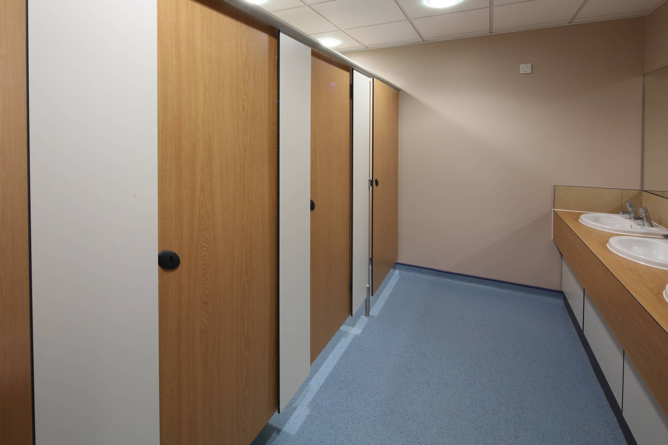 Aria&nbsp;Cubicles - Changing cubicles