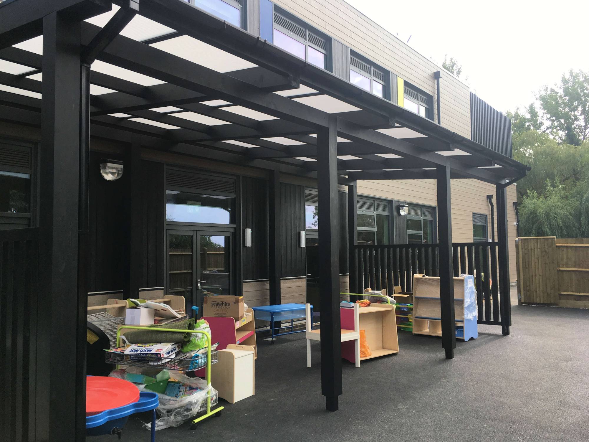 Tarnhow Mono Freestanding Glulam Timber Canopy