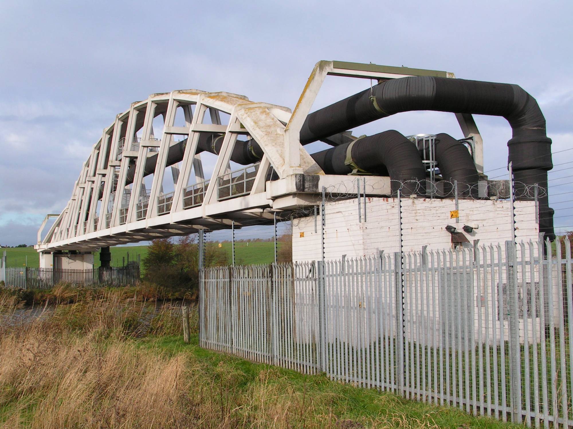Preston Pipe Bridge - Access Solution | Fibergrate Composite Structures ...