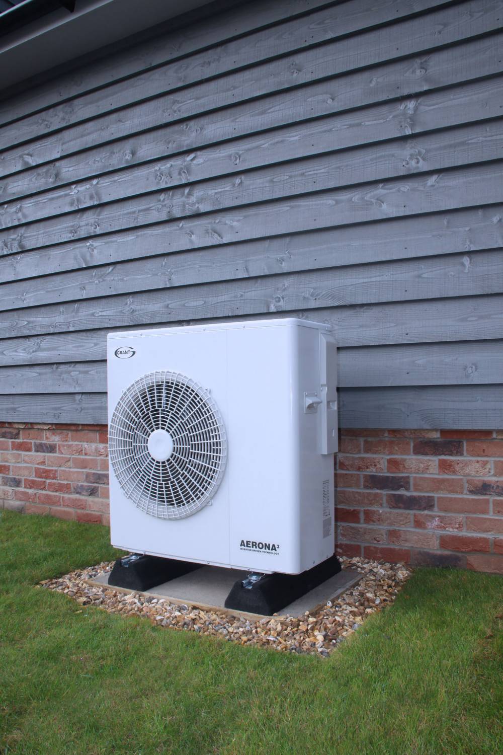 Grant Aerona³ 10kW R32 Inverter Driven Air Source Heat Pump