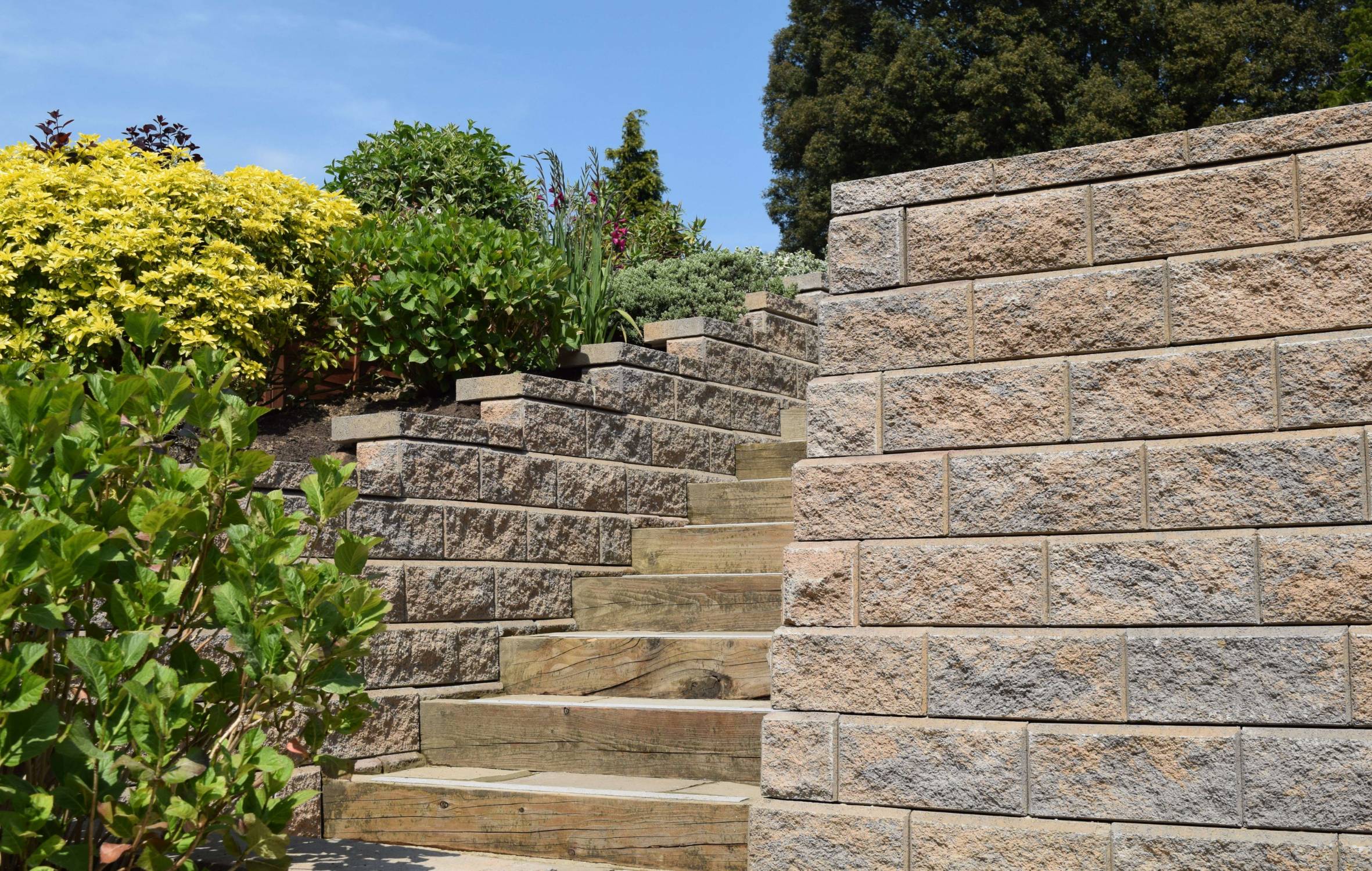 Allan Block Retaining Wall Classic Six Degree setback Block -&nbsp;Precast concrete interlocking blocks