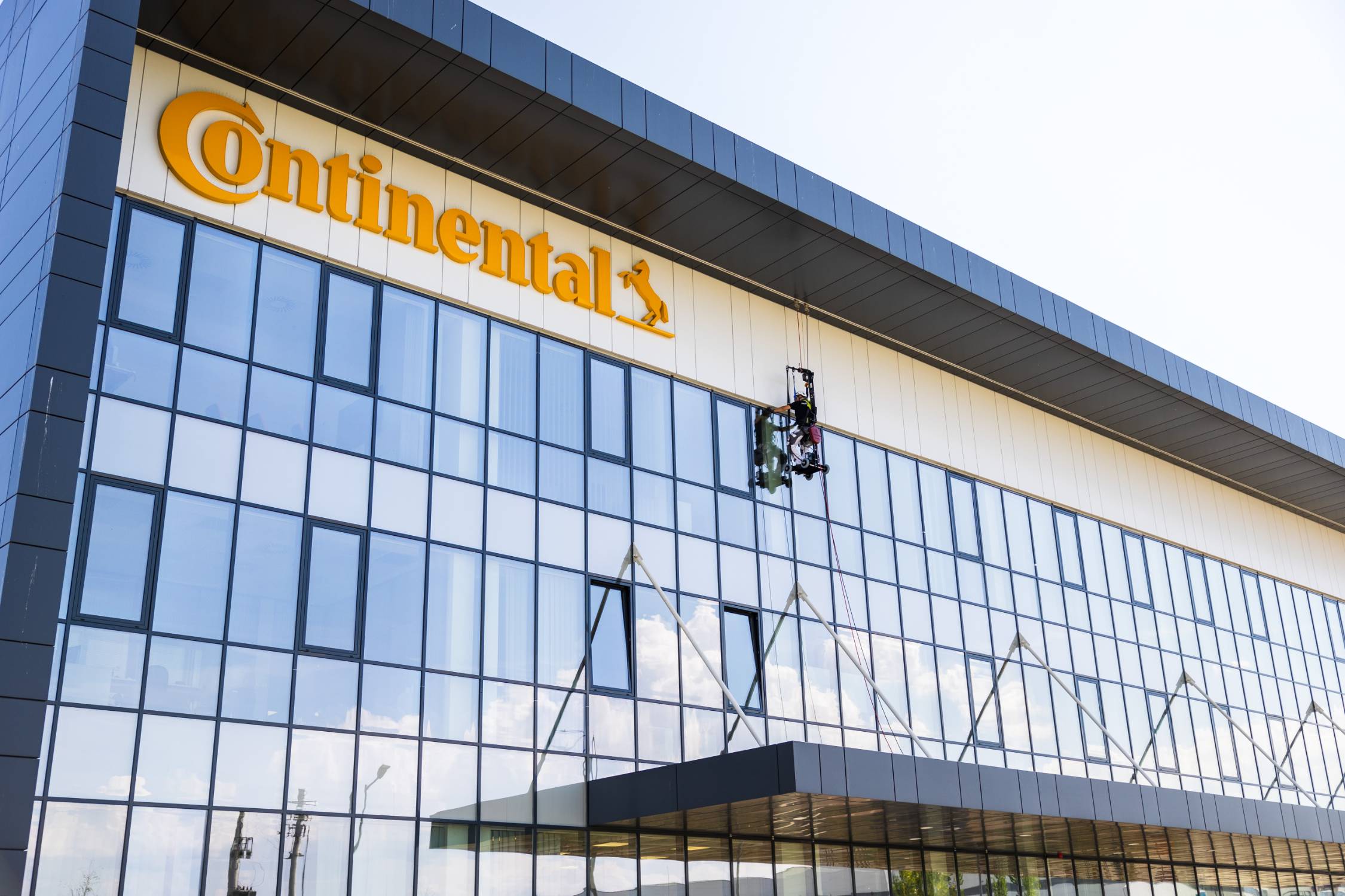 SafeAccess C Concealed Rail | Suspended Work at Height - Fall Arrest Rail System