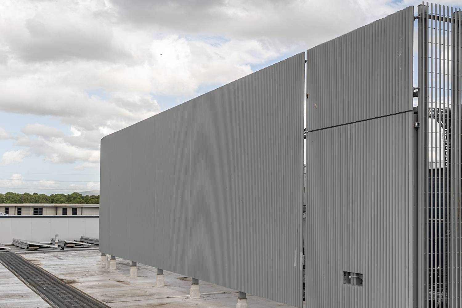 Italia-80 Cladding and Screening - Steel Louvre Protective Privacy Screen