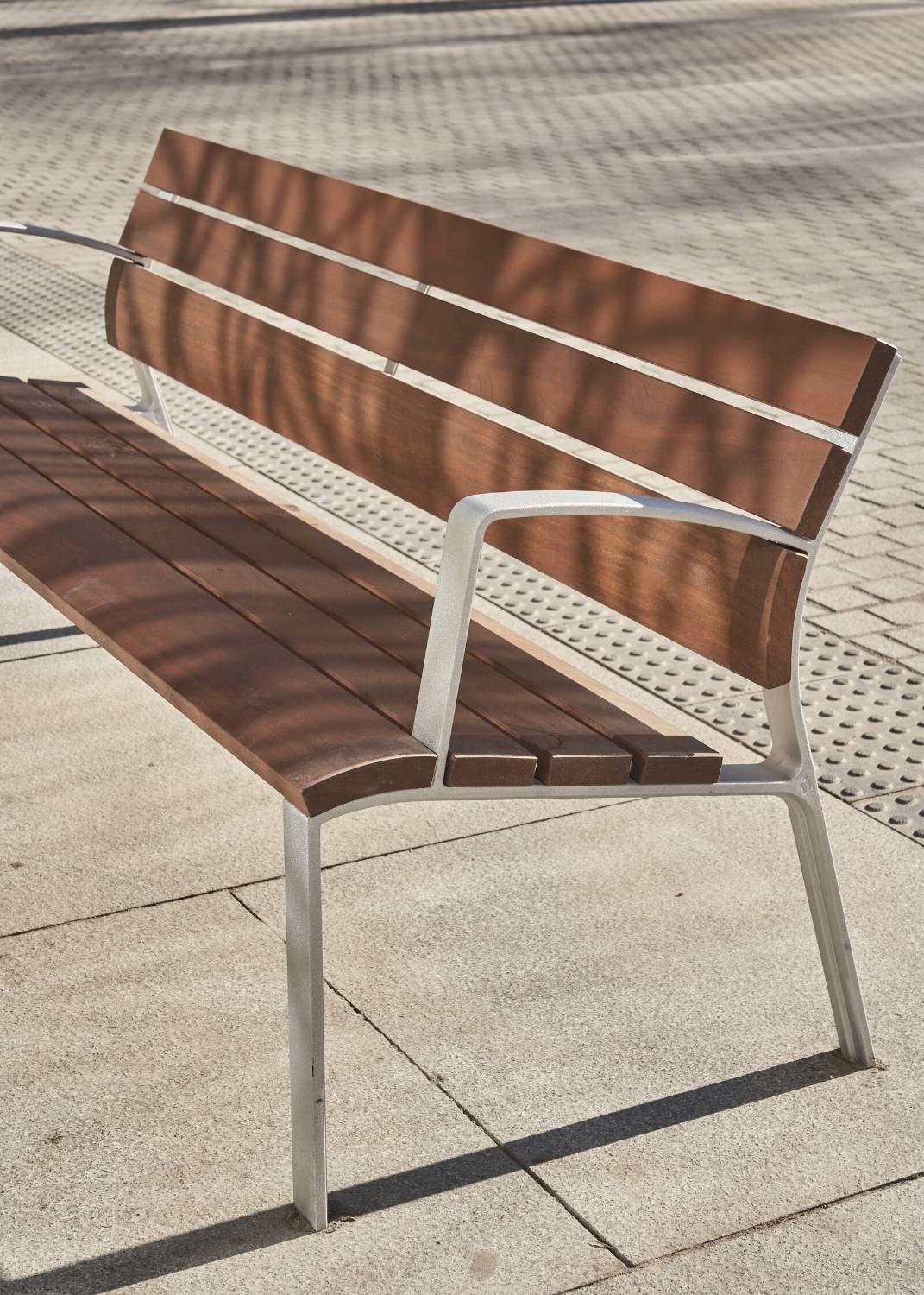 NeoRomántico Liviano | Bench - Street furniture