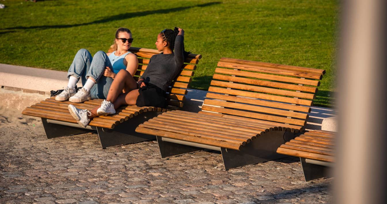 Urban Sun Bench