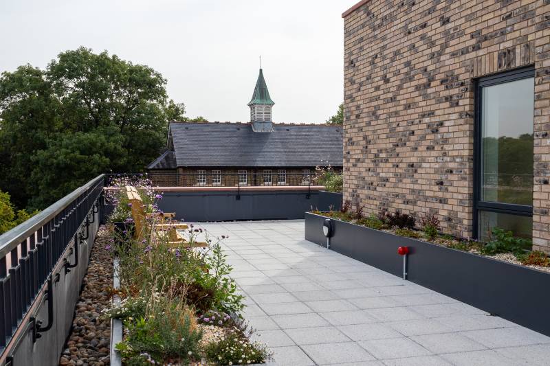 313-315 The Roundway