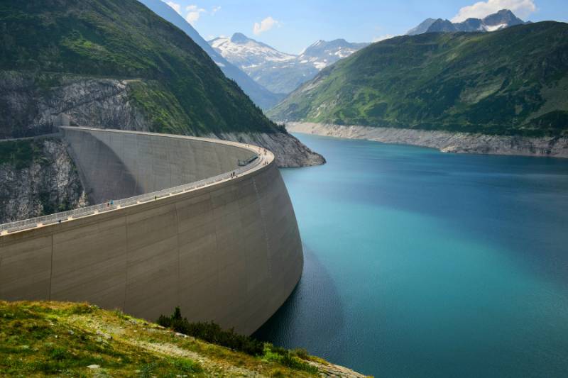 Decarbonising Construction with Low-Carbon Concrete