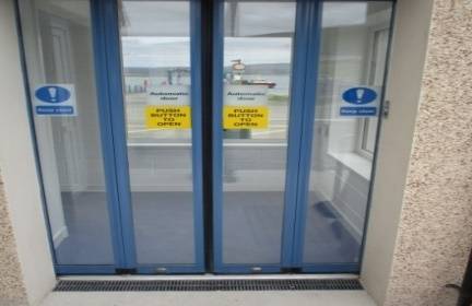 Folding Doors and Radar Ensures Draught-Free Waiting Room