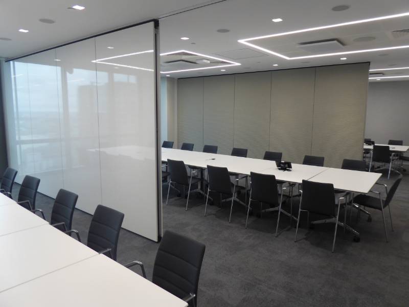 Dorma Variflex Manual Acoustic moveable wall installed as 
Global Consulting Group Contracts Style Again