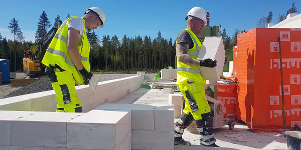 Ainutlaatuinen rakennusmateriaali yksiaineisiin ulkoseiniin