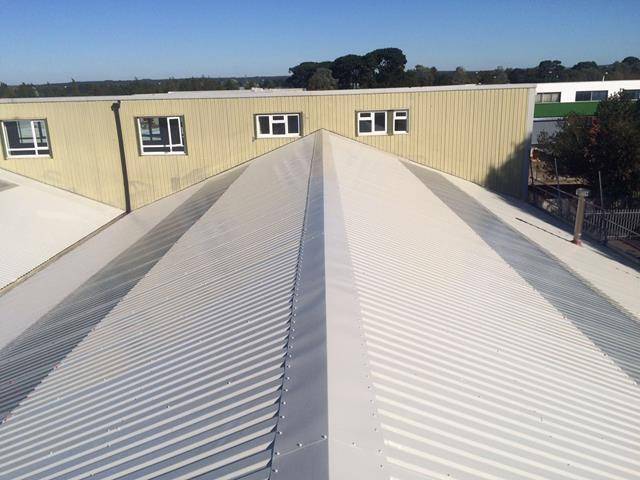 Metal roof coating with BBA Approved Metalseal from Liquasil