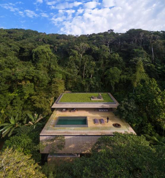 Accoya Decking and Cladding in Stunning Jungle House in Brazil
