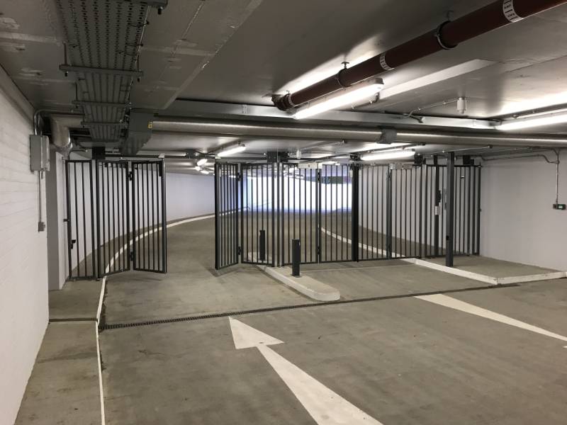 Bi-Fold Gates at Chelsea Waterfront