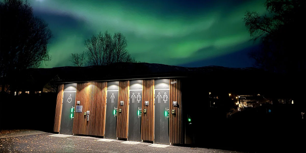 Offentlige toalett med estetisk frihet